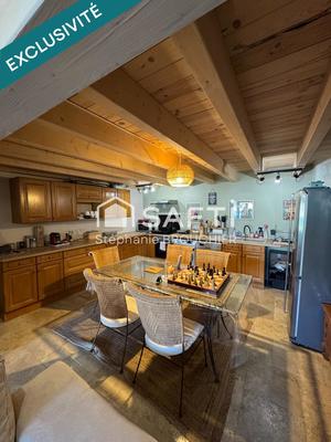 Maison - 97 m² - 6 pièces