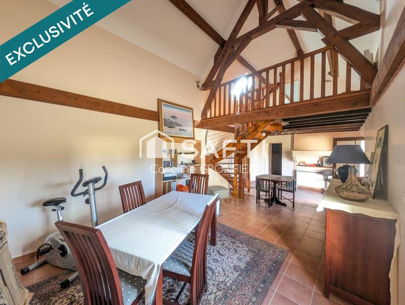 Maison - 210 m² - 10 pièces