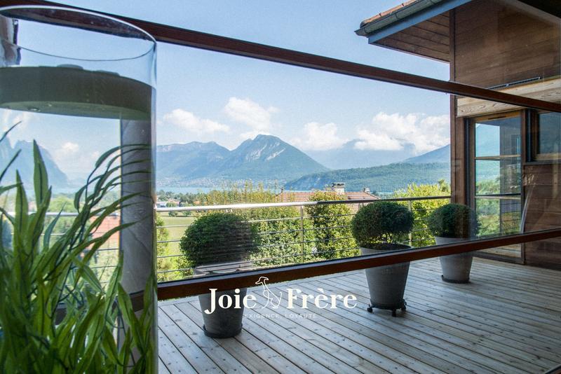 Villa - 233 m² - 8 pièces