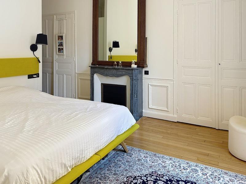 Maison de ville - 245 m² - 8 pièces