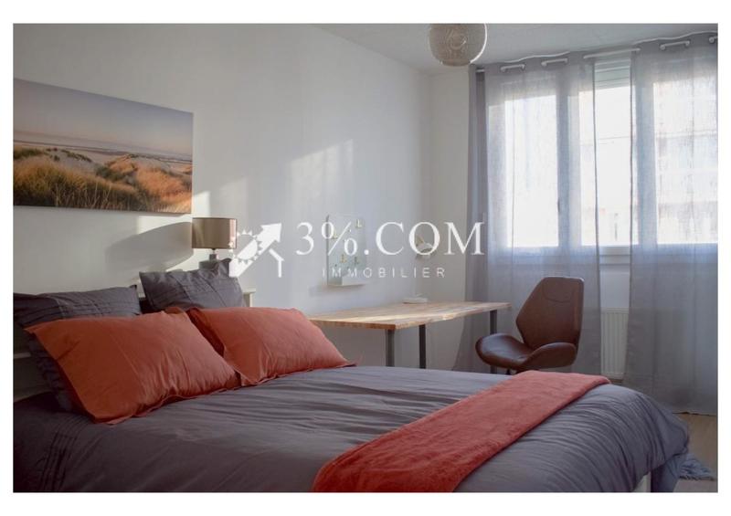 Appartement - 100 m² - 6 pièces