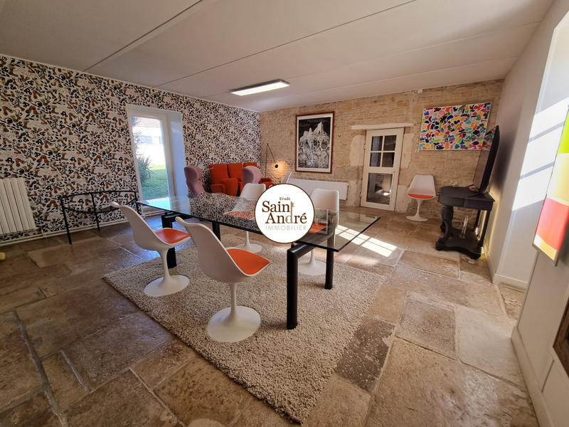 Maison - 230 m² - 7 pièces