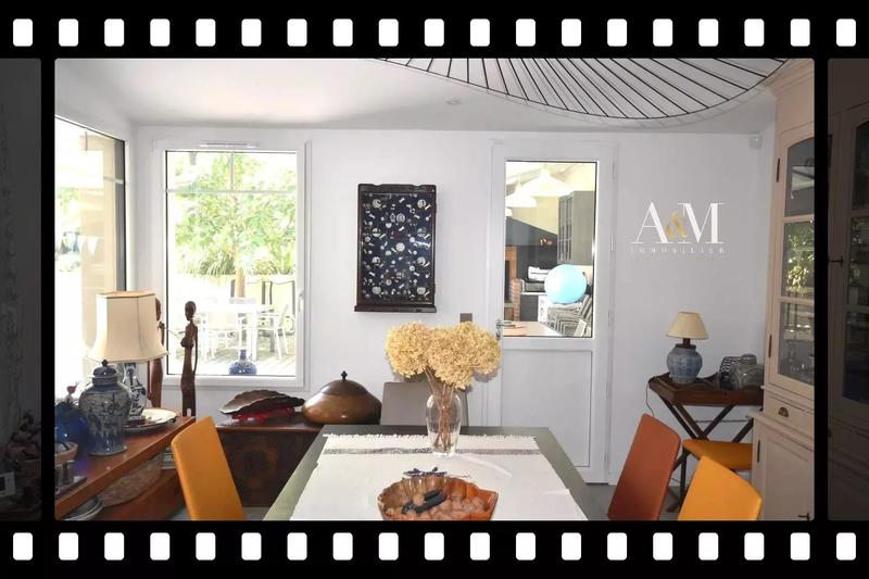 Villa - 240 m² - 10 pièces