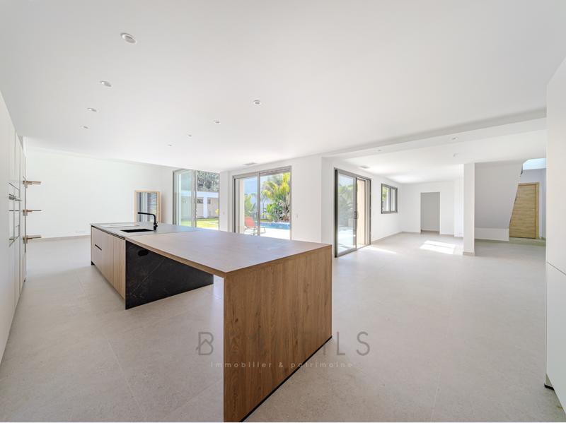 Villa - 255 m² - 7 pièces