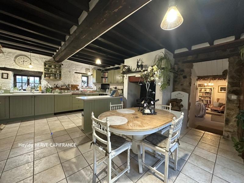 Maison en pierre - 170 m² - 6 pièces