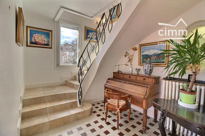 Maison - 278 m² - 7 pièces