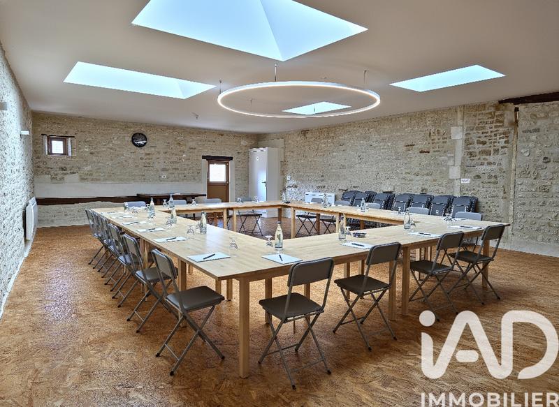 Maison - 940 m² - 23 pièces