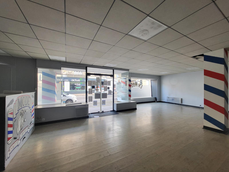 Local commercial - 110 m² - 2 pièces