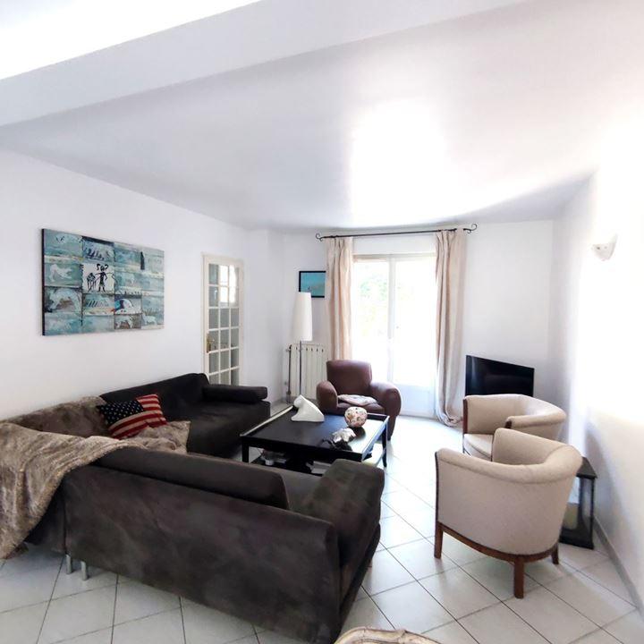 Maison traditionnelle - 181 m² - 8 pièces