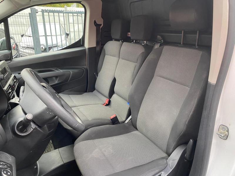 Opel combo cargo Pack Clim 100cv Camera/Bluetooth/Feux Auto/Frein Auto