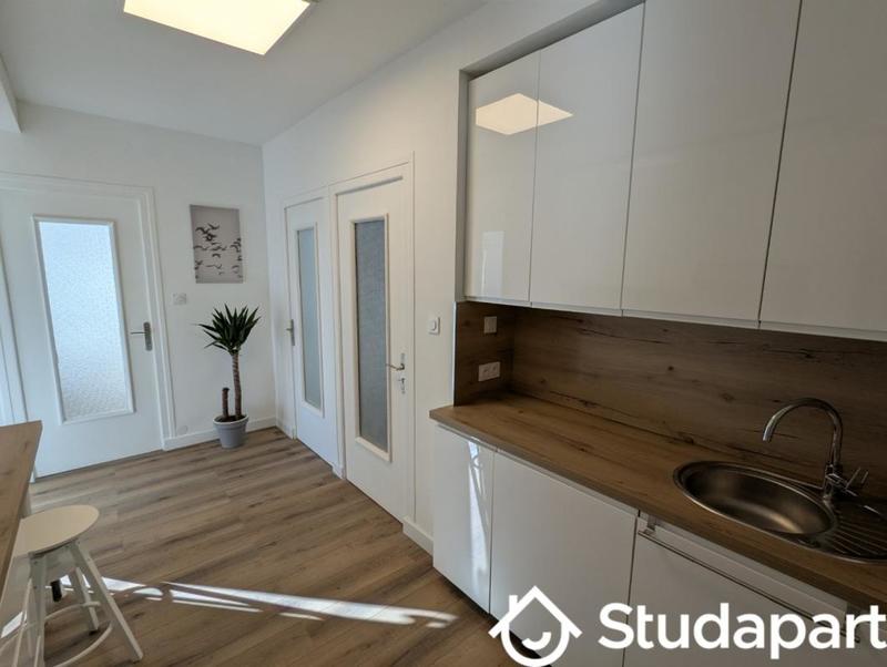 Chambre - 14 m² - 1 pièce