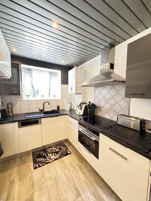 Appartement - 92 m² - 5 pièces