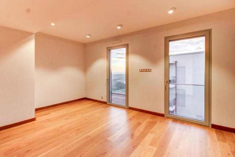 Penthouse - 99 m² - 3 pièces