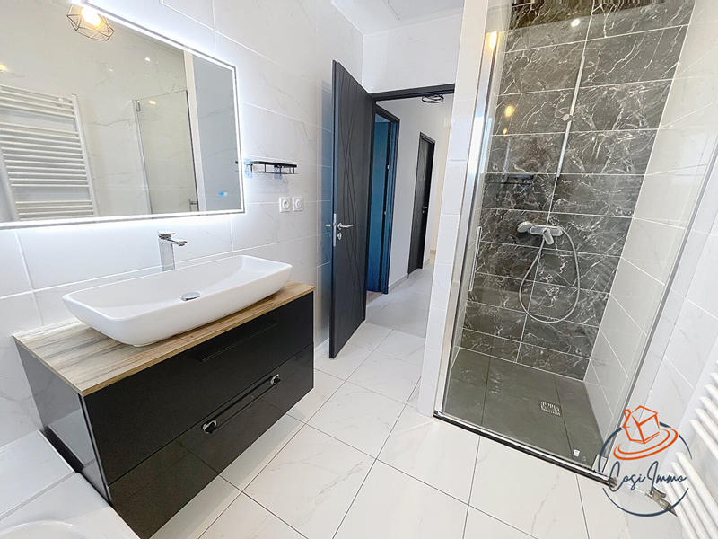 Maison - 93 m² - 4 pièces