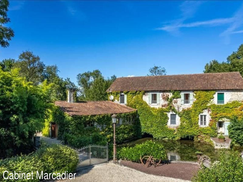 Maison - 271 m² - 8 pièces