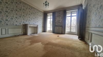 Maison - 281 m² - 8 pièces