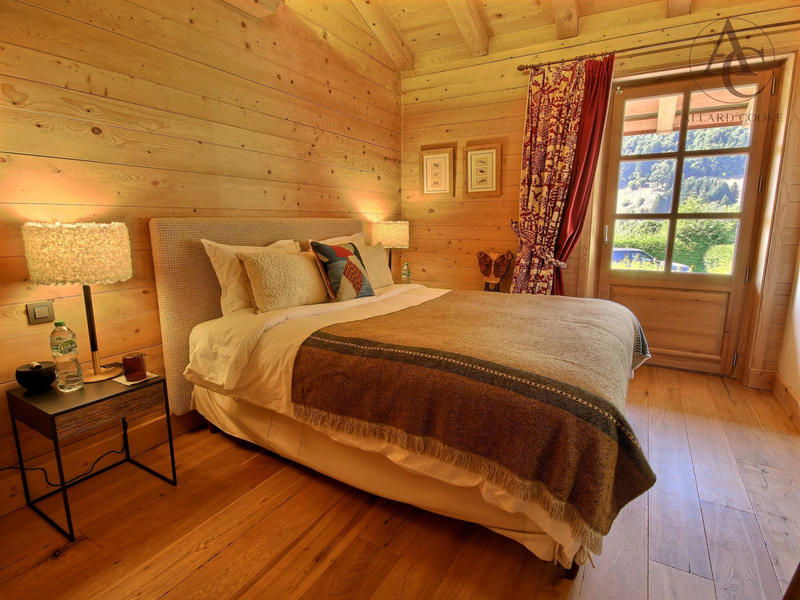 Châlet - 252 m² - 8 pièces