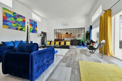 Villa - 215 m² - 5 pièces