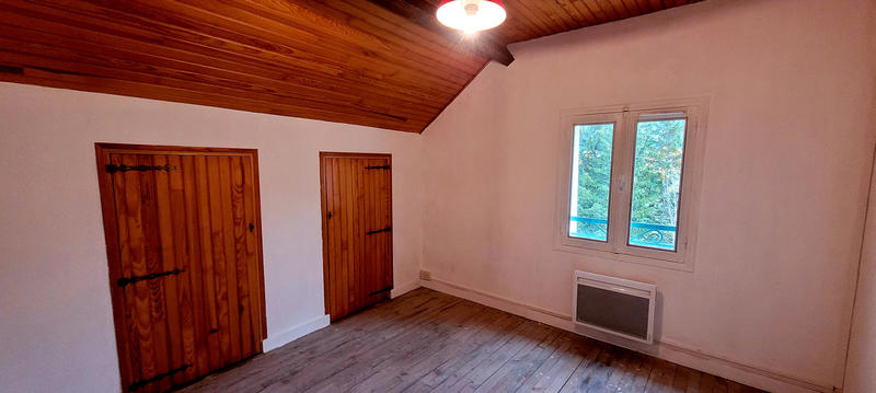 Maison - 210 m² - 12 pièces