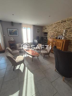 Maison - 216 m² - 9 pièces