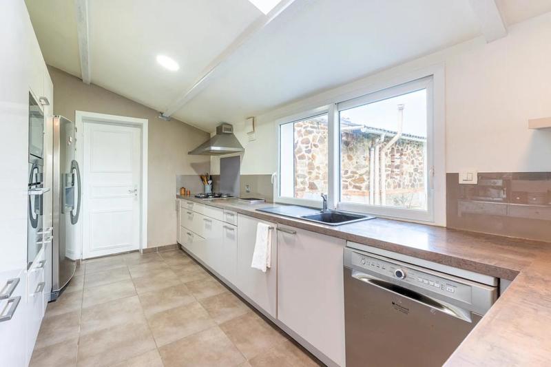 Maison - 200 m² - 8 pièces