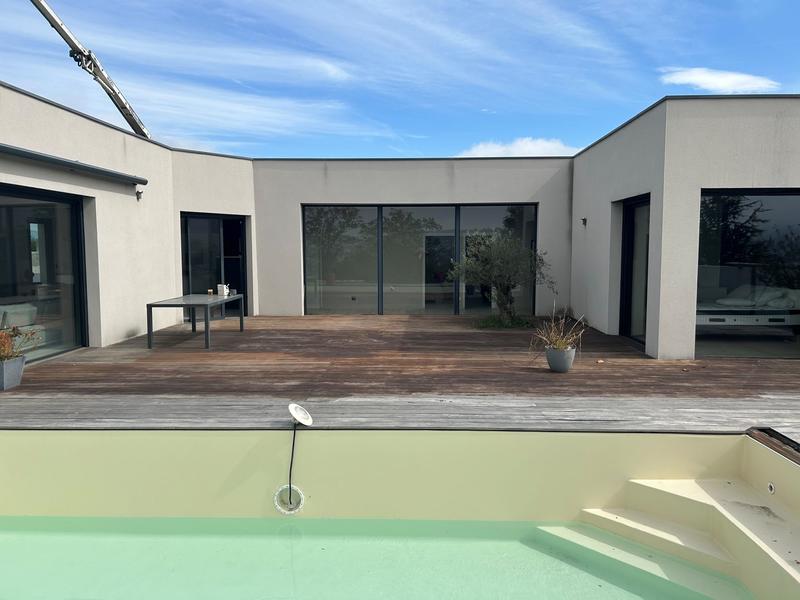 Maison - 200 m² - 5 pièces