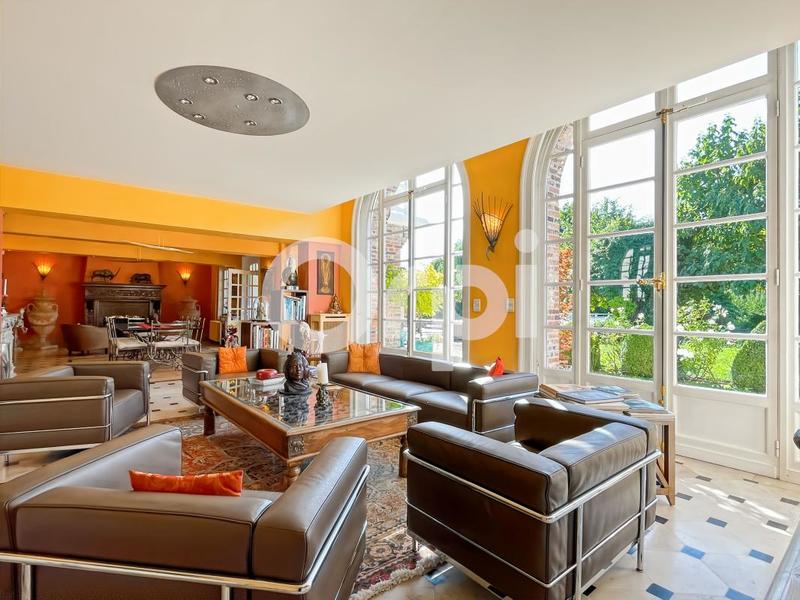 Moulin - 550 m² - 7 pièces