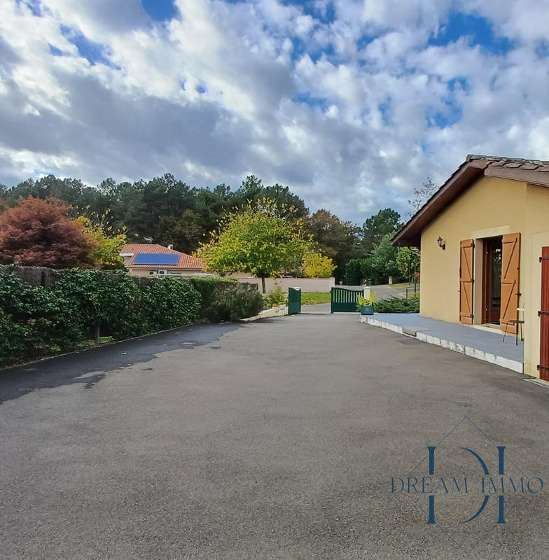 Maison - 96 m² - 4 pièces