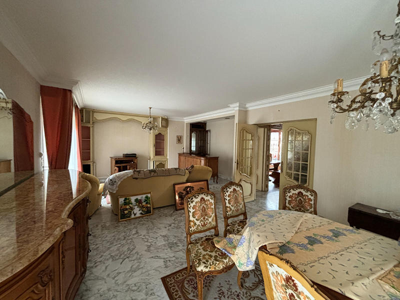 Maison - 295 m² - 12 pièces