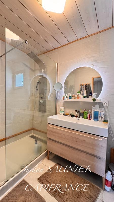 Maison - 180 m² - 7 pièces