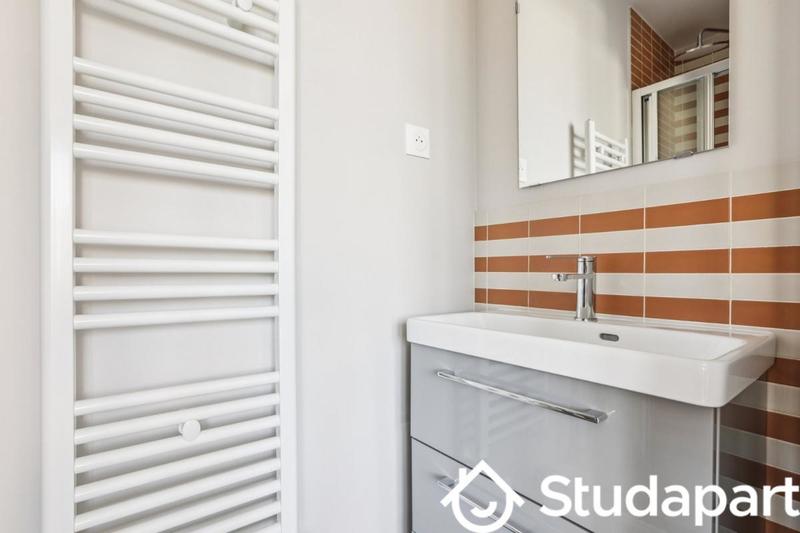 Chambre - 11 m² - 1 pièce