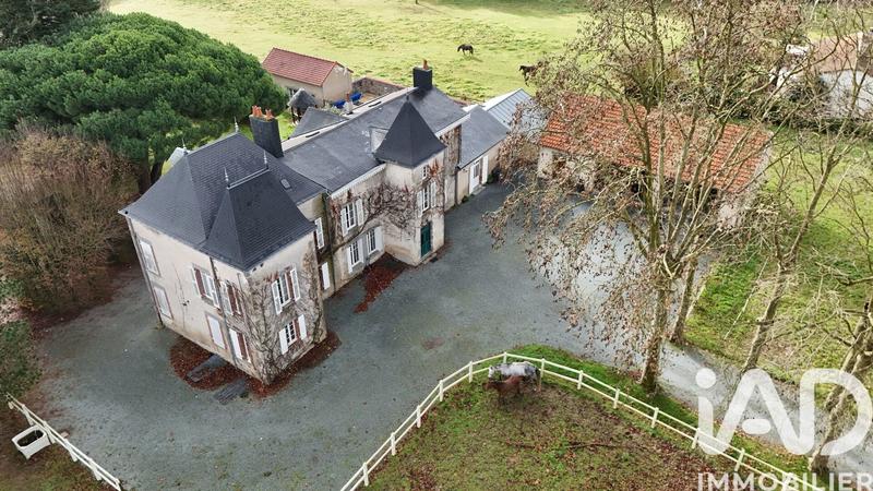 Maison - 380 m² - 11 pièces