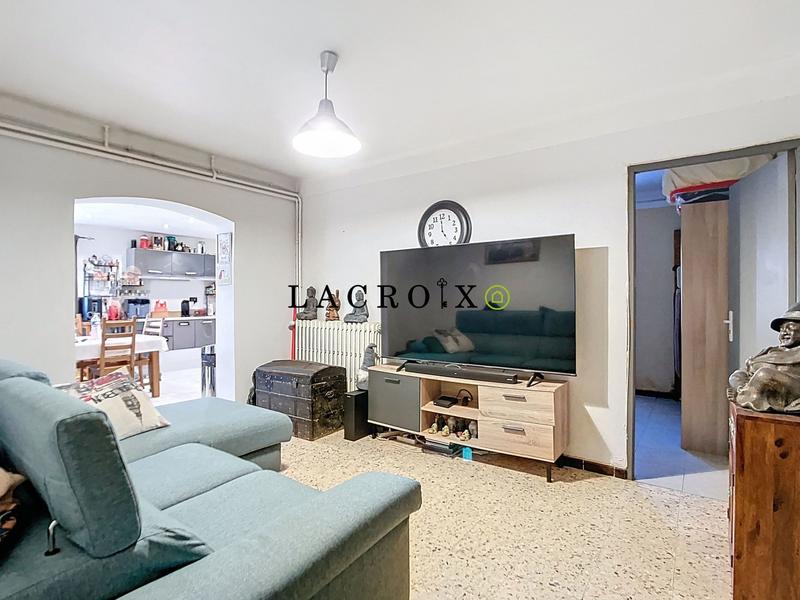 Maison - 220 m² - 8 pièces