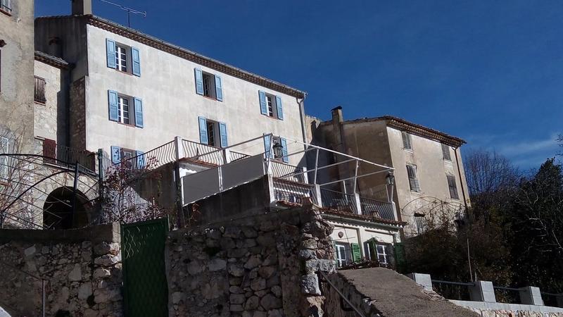 Maison de village - 393 m² - 15 pièces