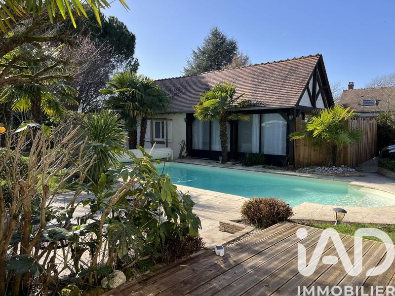 Maison - 201 m² - 9 pièces