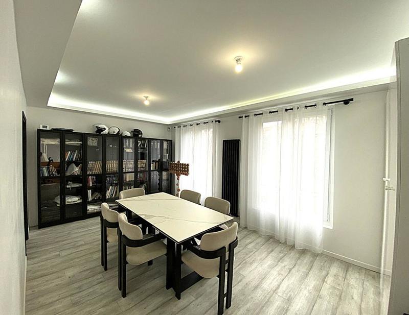 Maison - 179 m² - 7 pièces