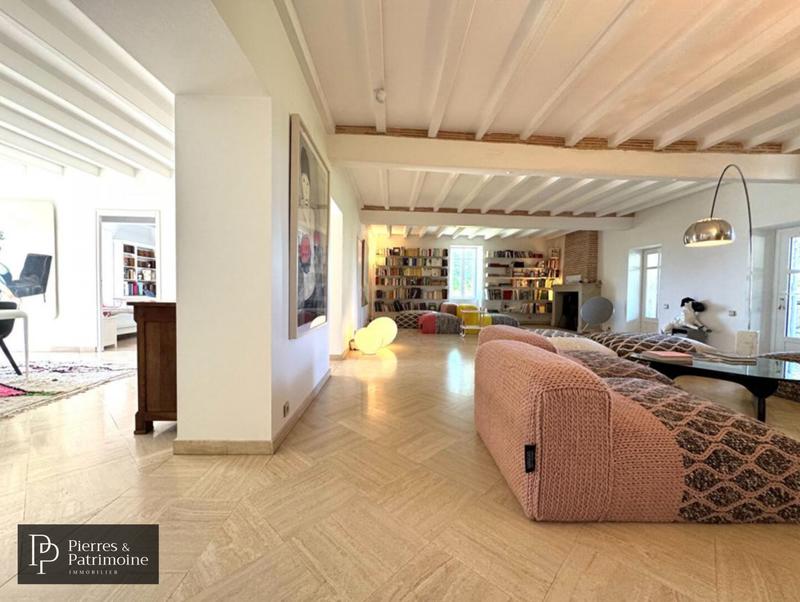 Propriété - 362 m² - 11 pièces