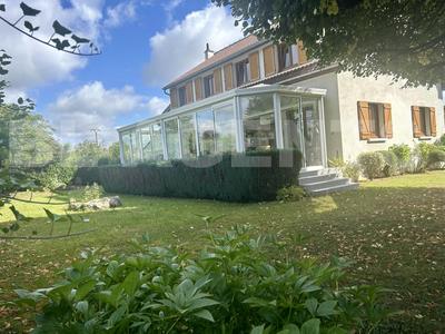 Maison - 228 m² - 10 pièces