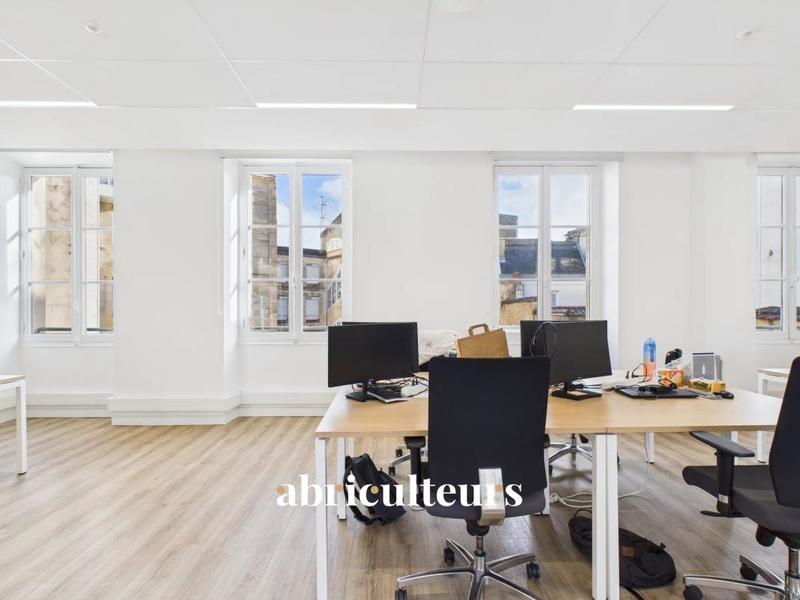 Bureau - 155 m² - 2 pièces