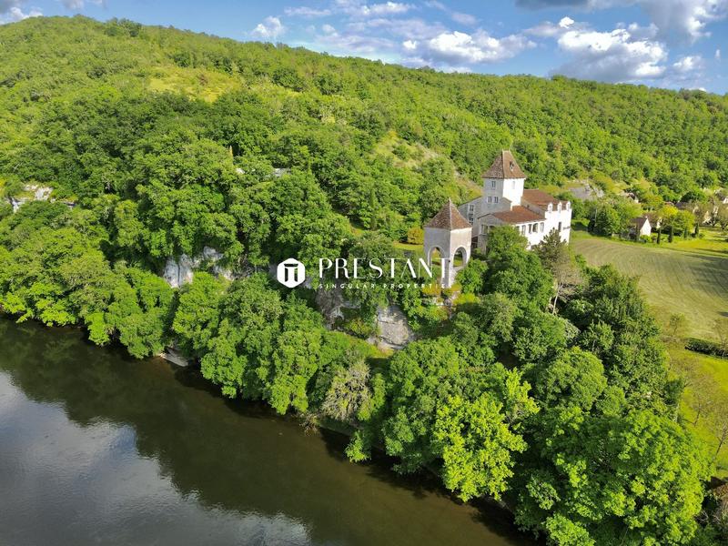 Château - 422 m² - 9 pièces