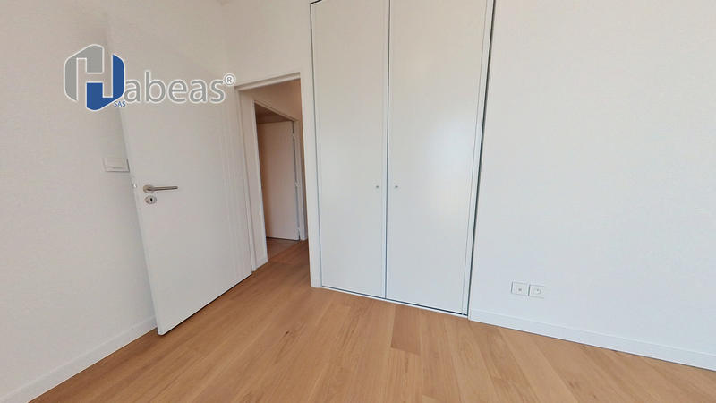 Appartement - 90 m² - 4 pièces