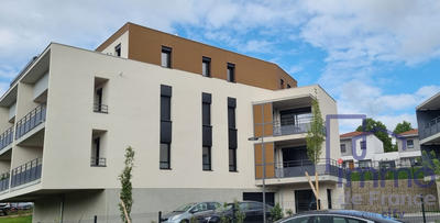 Appartement - 90 m² - 4 pièces