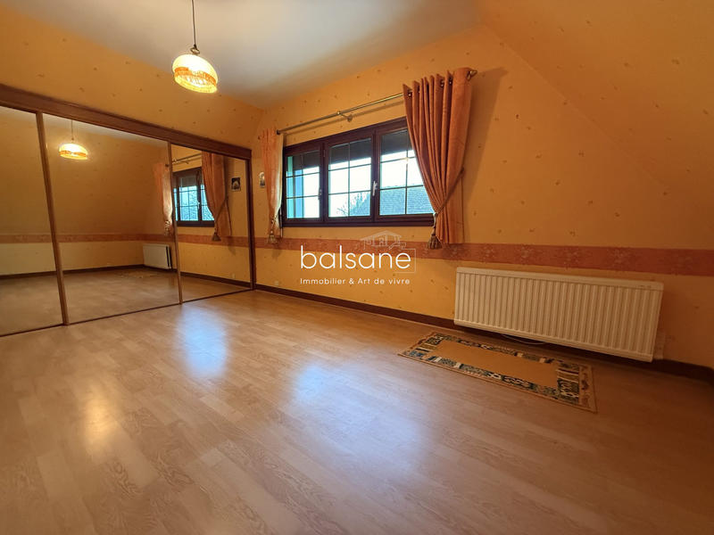 Maison - 250 m² - 8 pièces