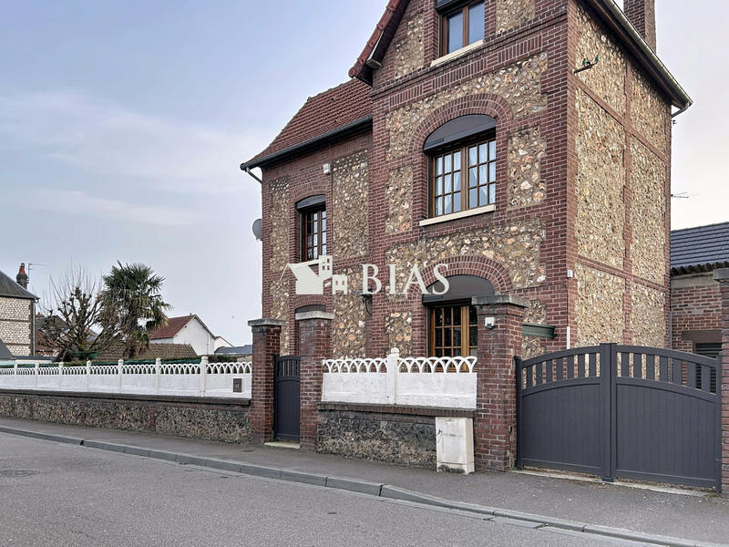 Maison traditionnelle - 107 m² - 5 pièces