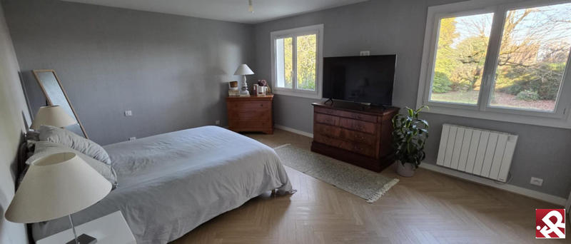 Maison - 320 m² - 7 pièces