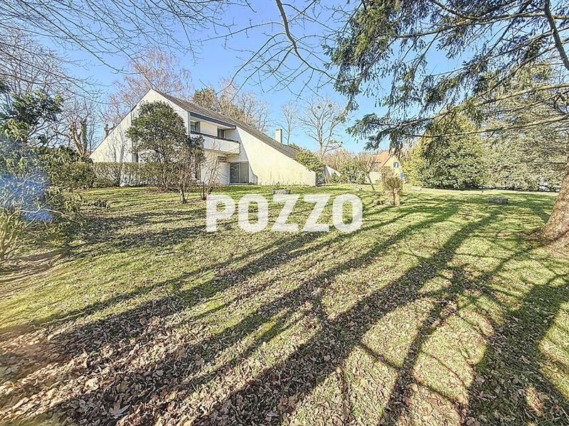 Maison - 253 m² - 7 pièces