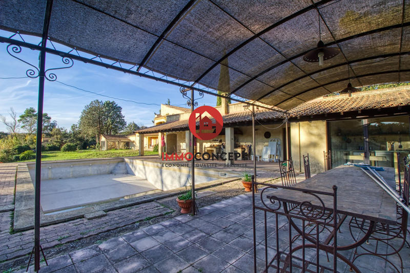 Maison - 286 m² - 14 pièces