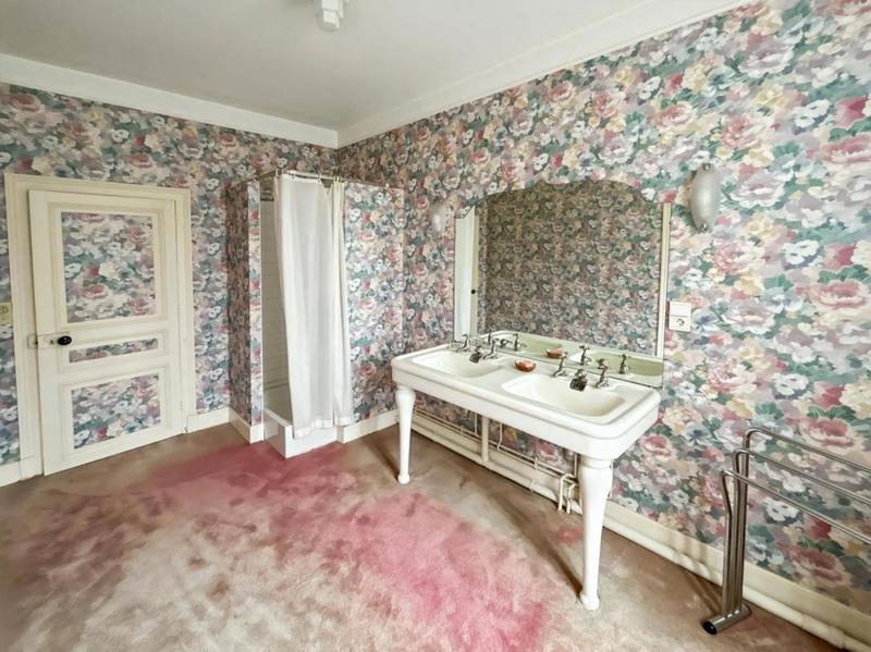 Propriété - 338 m² - 10 pièces