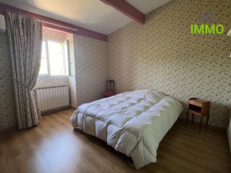 Maison - 375 m² - 10 pièces