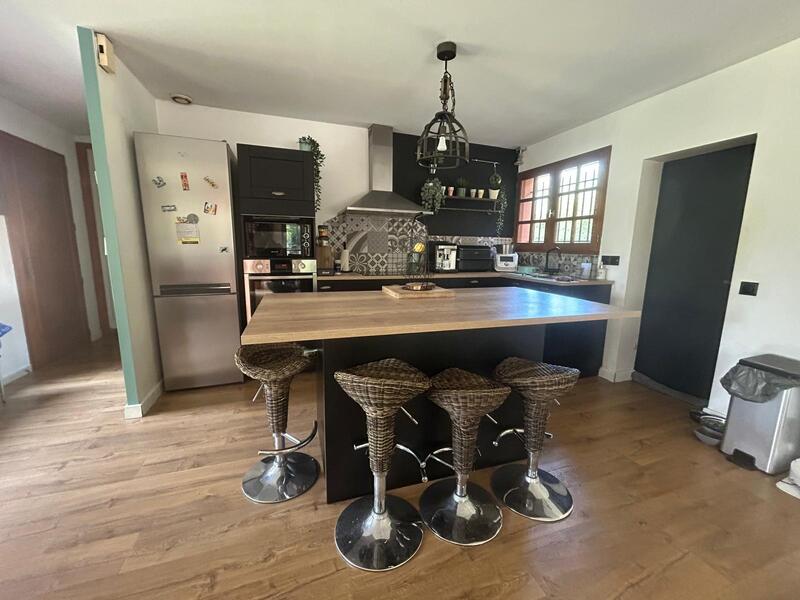 Maison - 151 m² - 6 pièces